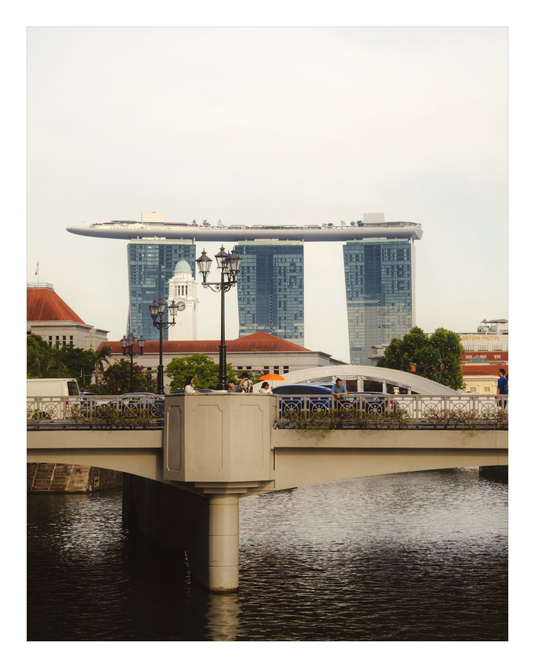 Historic cast iron Elgin Bridge over Singapore River shot on NeoFilm Creamsicle Sun 160